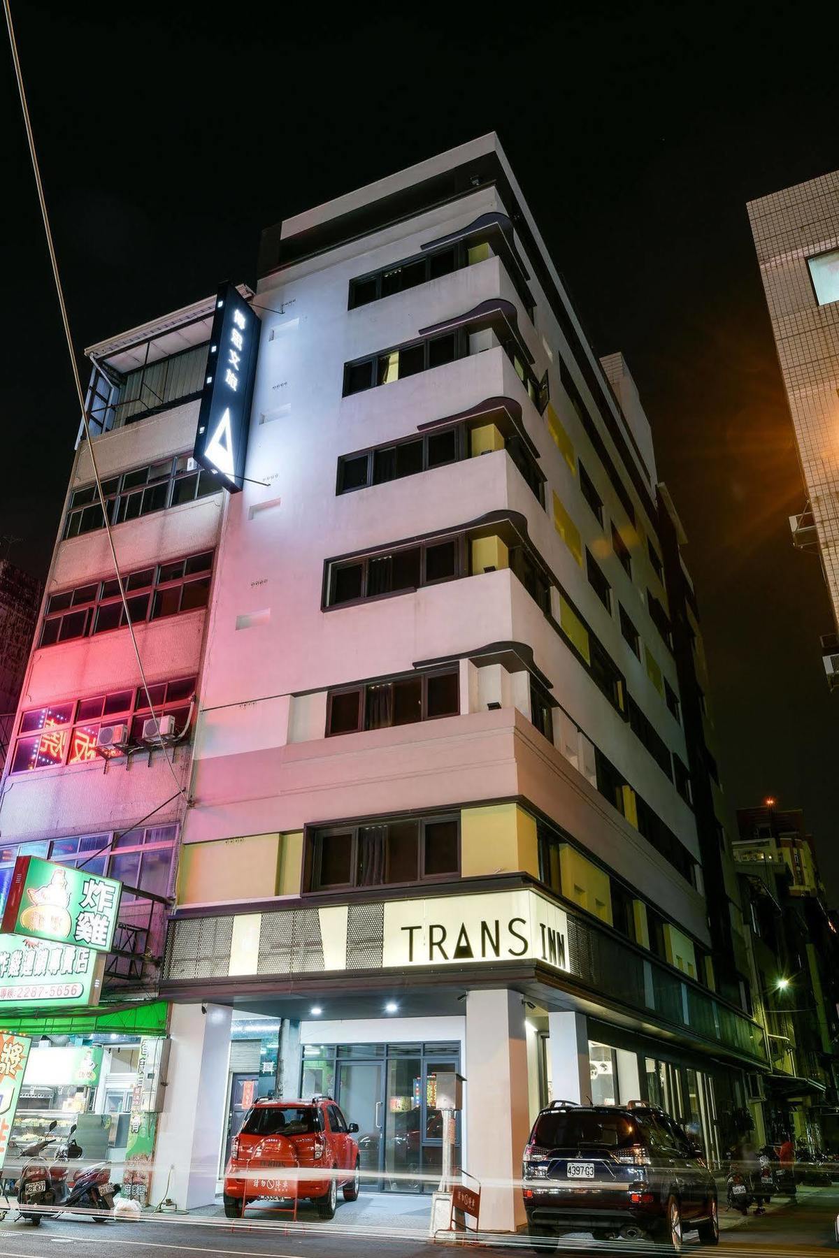 Trans Inn Taichung Exterior photo